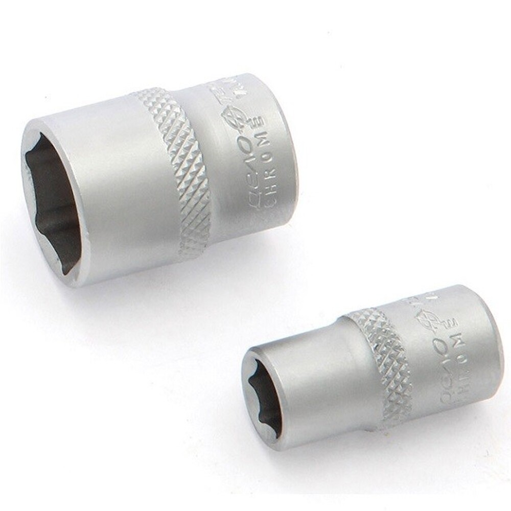 Набор головок 6-ти гр.с трещоткой 1/4 из 11 предметов Набор головок 6-ти гр.с трещоткой 1/4 из 11 предметов