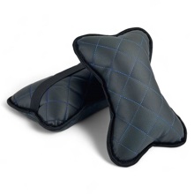 Подушка автомобильная экокожа ромб, цвет черный, строчка синяя