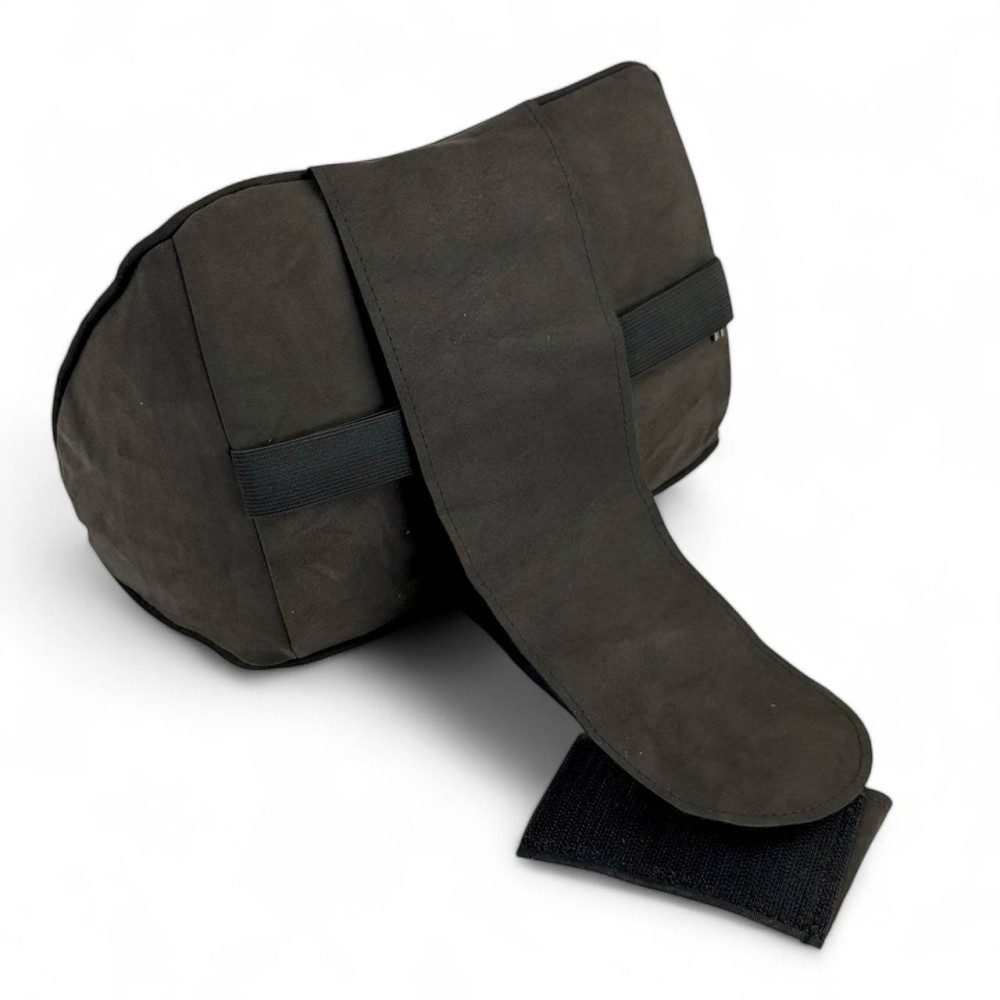 Подушка автомобильная суппорт с памятью MAXIMAL, цвет черный, материал нубук Подушка автомобильная суппорт с памятью MAXIMAL, цвет черный, материал нубук