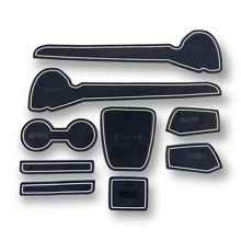 Комплект ковриков для панели приборов и консоли, кпп на VW polo седан 2010-15, цвет черный/белый