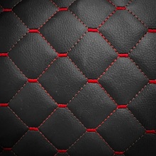 Кожа пвх прошитая №3, цвет черный нитка красная, ромб со стяжком, высота 1,43 м (размер рулона 20 м)