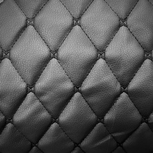 Кожа пвх прошитая №3, цвет черный нитка черная, ромб фигурный, высота 1,43 м (размер рулона 19 м)