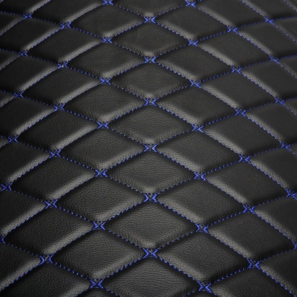 Кожа пвх ромб со стяжком на поролоне 5 мм, самоклейка, цвет черный нитка синяя, высота 1,43 м, длина 10м Кожа пвх ромб со стяжком на поролоне 5 мм, самоклейка, цвет черный нитка синяя, высота 1,43 м, длина 10м