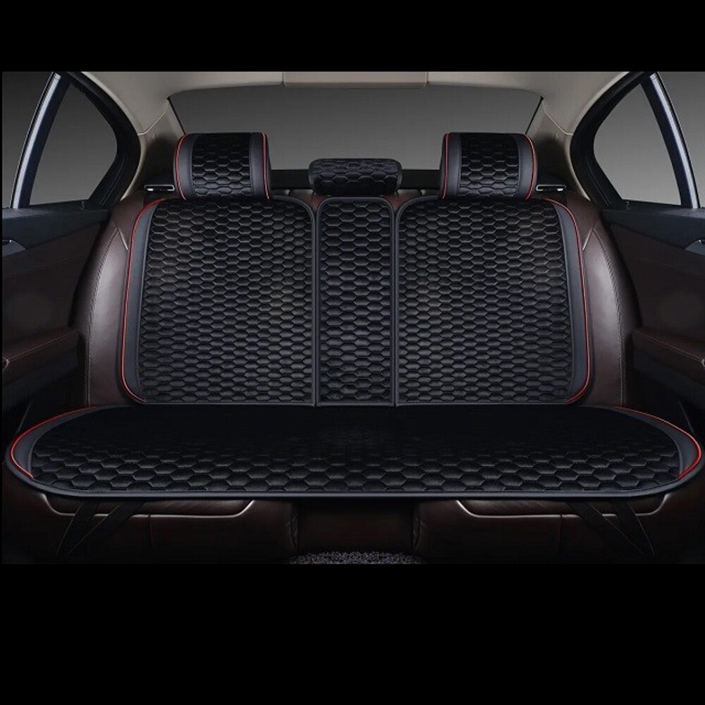 Комплект накидок на весь салон HORNET PLUS, цвет черный, строчка черная, кант красный Комплект накидок на весь салон HORNET PLUS, цвет черный, строчка черная, кант красный