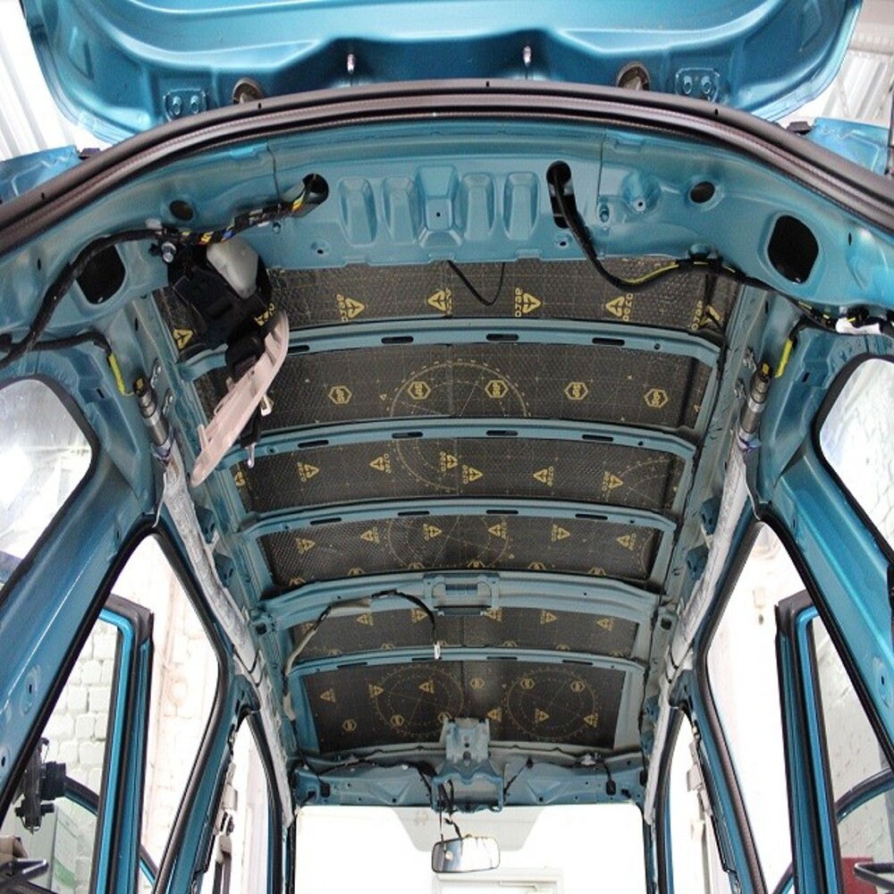 Вибропоглащение Aero 0,75 м * 0,47 м * 2 мм (первый слой на двери, крышу, крышку капота и багажник) Вибропоглащение Aero 0,75 м * 0,47 м * 2 мм (первый слой на двери, крышу, крышку капота и багажник)