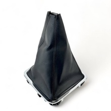 Чехол на рычаг кпп ваз 2190 рамка хром, черная строчка