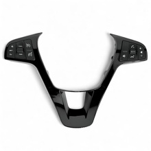 Накладка на руль с кнопками веста черный глянец (1шт)