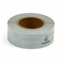 Лента светоотражающая 5см * 20м самоклеящаяся, цвет белый