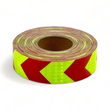 Лента светоотражающая 5см * 40м самоклеящаяся, цвет зеленый со стрелкой