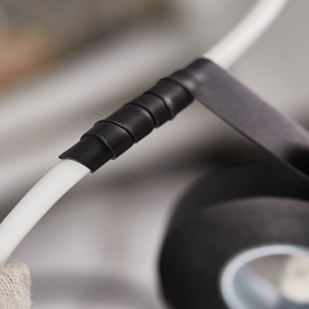 Изоляционная лента 15 мм * 5 м * 0.8 мм, материал флис Изоляционная лента 15 мм * 5 м * 0.8 мм, материал флис