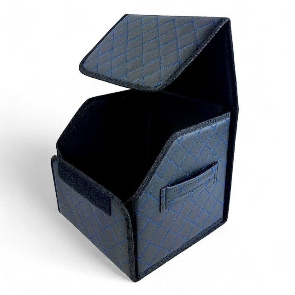 Сумка органайзер в багажник на липучке из эко-кожи, цвет черный с синей строчкой ромб, черный кант (размеры 30*30*30 см) Сумка органайзер в багажник на липучке из эко-кожи, цвет черный с синей строчкой ромб, черный кант (размеры 30*30*30 см)