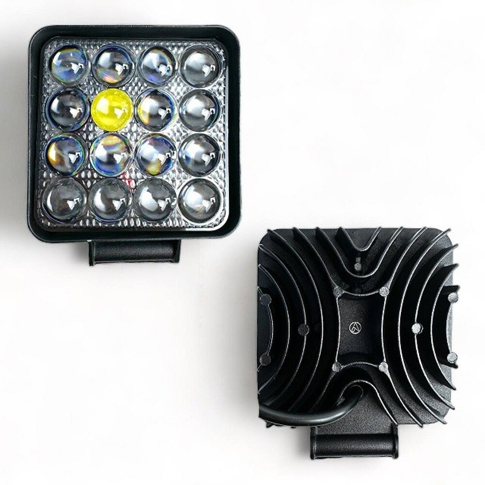 Противотуманная фара светодиодная квадратная (1шт) /G0002-45MM Противотуманная фара светодиодная квадратная (1шт) /G0002-45MM