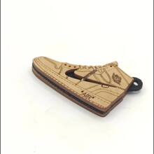 Ароматизатор подвесной деревянный Кроссовок