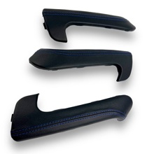 Накладки на внутр. ручки дверей Гранта (кожа с синей строчкой) (комплект 3шт)