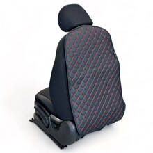 АвтоЗащитная Накидка на спинку сидения Кикмант/Незапинайка, ЭкоКожа, размер 70*45, цвет черный, строчка красная