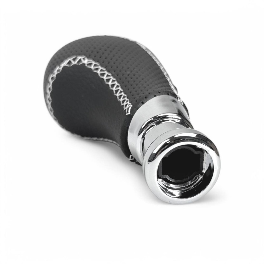 Ручка кпп 2170, 2110, 2109 кожа (r-вперед) хром/белая строчка Ручка кпп 2170, 2110, 2109 кожа (r-вперед) хром/белая строчка