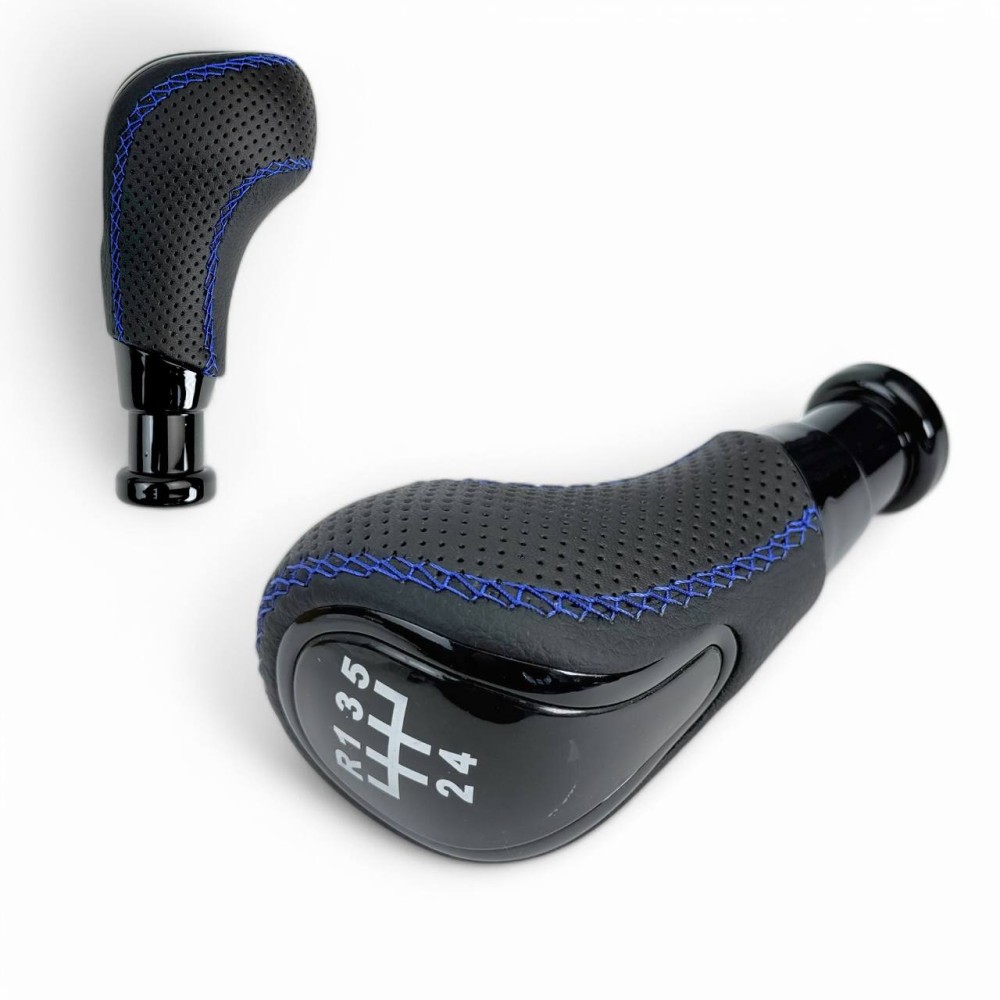 Ручка кпп 2170, 2110, 2109 кожа (r-вперед) черная/синяя строчка Ручка кпп 2170, 2110, 2109 кожа (r-вперед) черная/синяя строчка