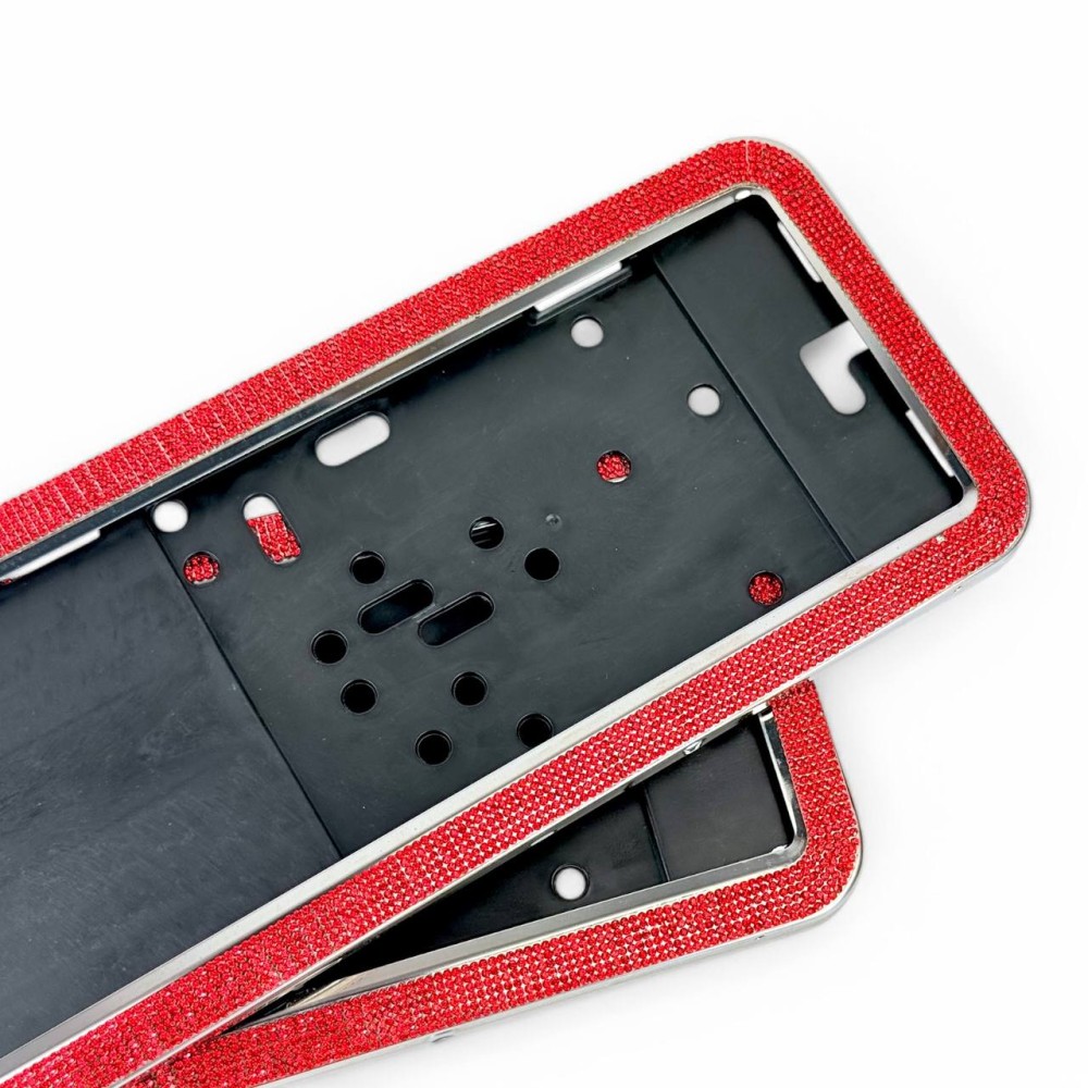 Рамка номерного знака со стразами красные (1шт) Рамка номерного знака со стразами красные (1шт)