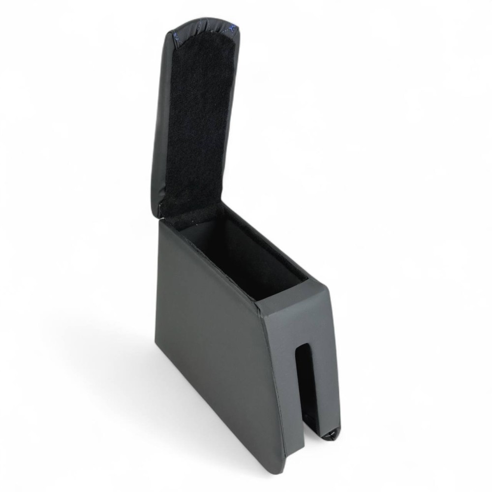 Бар - подлокотник для лада 2107, кож.зам. цвет черный, строчка синяя, ромб в коробке Бар - подлокотник для лада 2107, кож.зам. цвет черный, строчка синяя, ромб в коробке