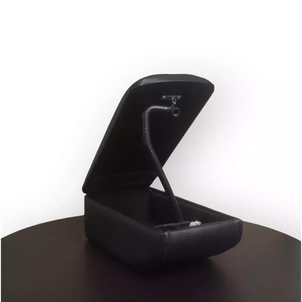 Бокс - подлокотник для лада 2107, черный квадрат, кож.зам. черный Бокс - подлокотник для лада 2107, черный квадрат, кож.зам. черный