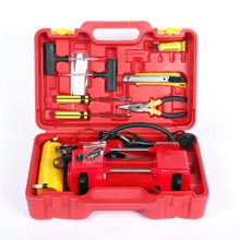 Компрессор 60 л/мин двухпоршневой с фонарем в кейсе