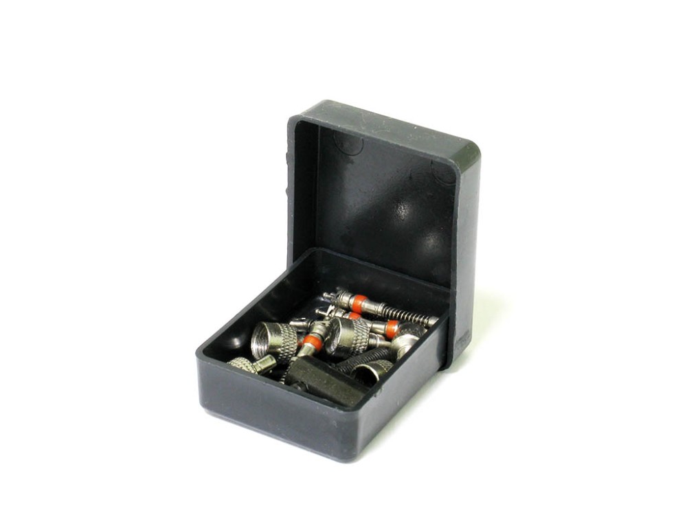 Набор автолюбителя №3 (5 колпачков метал., 5 золотников длинных, ключ) Набор автолюбителя №3 (5 колпачков метал., 5 золотников длинных, ключ)