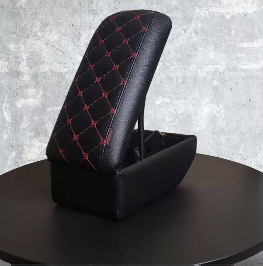 Бокс - подлокотник для лада 2107, красный квадрат, кож.зам. черный Бокс - подлокотник для лада 2107, красный квадрат, кож.зам. черный