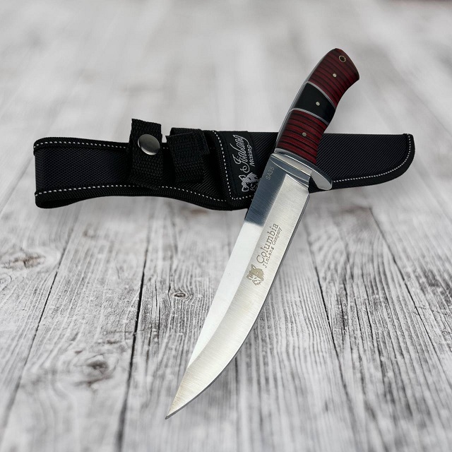 Нож охотничий, деревянная рукоятка, трехцветная Нож охотничий, деревянная рукоятка, трехцветная