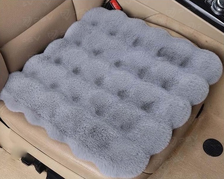 Накидка на переднее сиденье искусственный мех REX LUX PAD 45*45, цвет серый (1 шт.) Накидка на переднее сиденье искусственный мех REX LUX PAD 45*45, цвет серый (1 шт.)